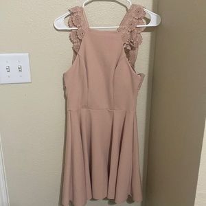 B. Darlin Clothing, Size Small